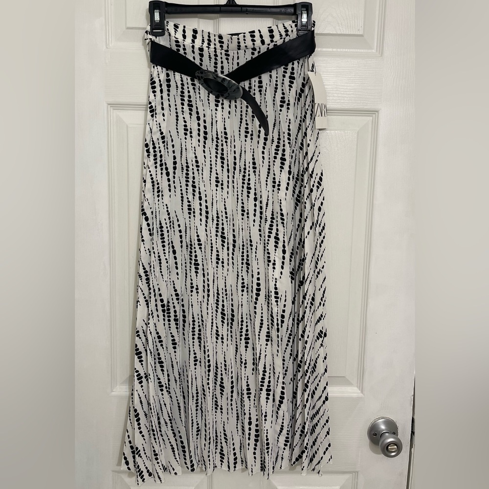 Zara brand new skirt
